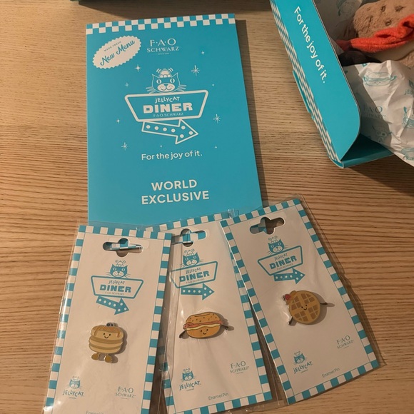 FAO Schwarz NYC Breakfast Plush Set- Pancake Waffle Bagel NWT with MENU - Picture 7 of 14